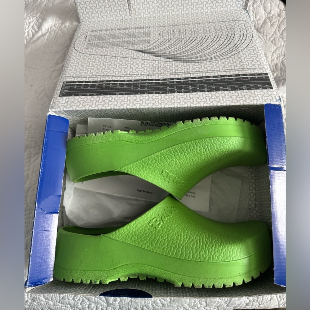 Birkenstock Unisex green clogs